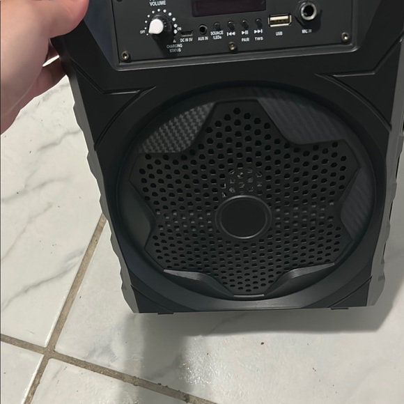 Portable Black Speaker - Picture 1 of 6